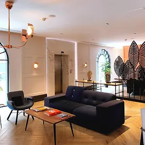 Iliria Boutique فندق